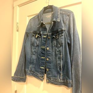 Levi’s Denizen Denim Jacket. Size Medium/ Large. Brand New, Worn Once